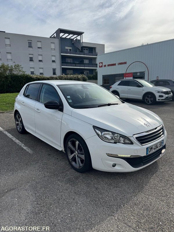 Peugeot 308 1.6 HDi 90 CV phase 2 T9 - 2014 - 172 500 KMS - Car: picture 3 Peugeot 308 1.6 HDi 90 CV phase 2 T9 - 2014 - 172 500 KMS - Car: picture 3