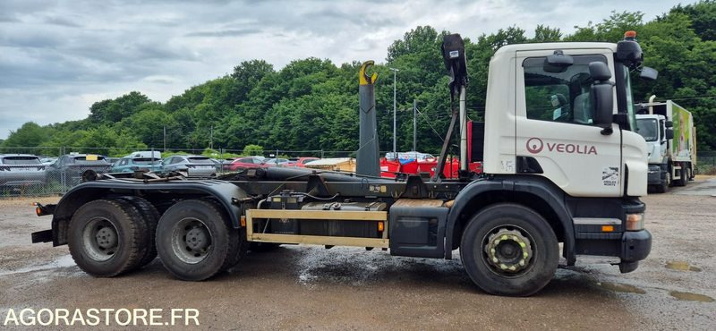 R51889 - PORTEUR AMPLIROLL SCANIA P360 de 2010 - 6x4 - BRAS DALBY - 515859 km - Hook lift truck: picture 1 R51889 - PORTEUR AMPLIROLL SCANIA P360 de 2010 - 6x4 - BRAS DALBY - 515859 km - Hook lift truck: picture 1