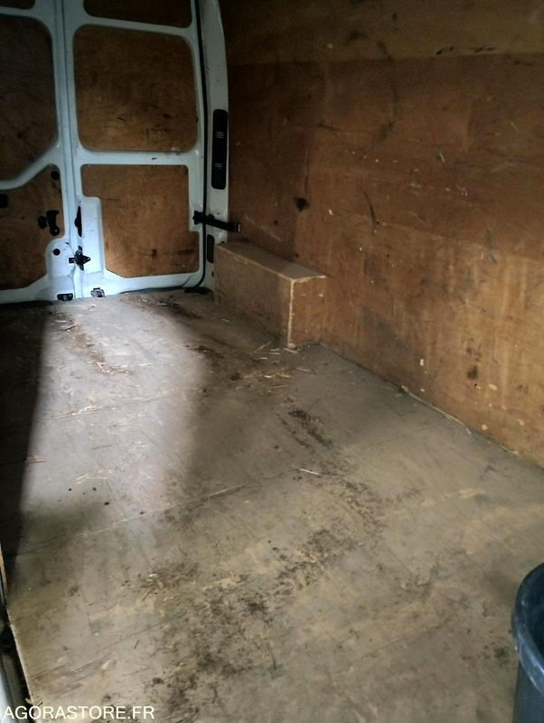 RENAULT FOURGON - Tipper van: picture 5 RENAULT FOURGON - Tipper van: picture 5