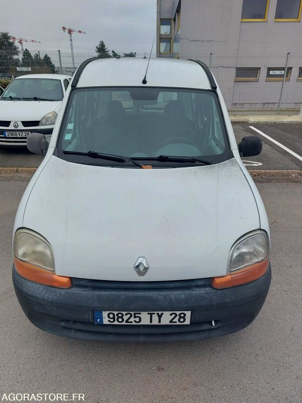 RENAULT KANGOO - 2000 - 119 023KM - NON ROULANT - Small van: picture 2 RENAULT KANGOO - 2000 - 119 023KM - NON ROULANT - Small van: picture 2