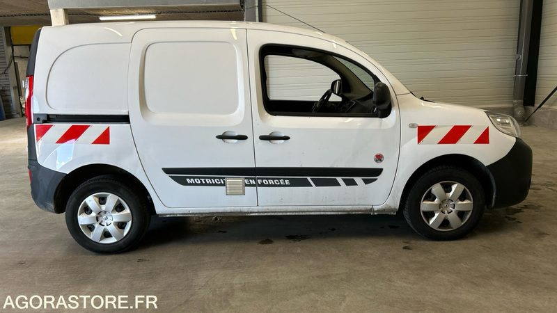 RENAULT KANGOO II MOTRICITE RENFORCEE 1ERE MAIN 2018 97800KMS CT OK - Small van: picture 4 RENAULT KANGOO II MOTRICITE RENFORCEE 1ERE MAIN 2018 97800KMS CT OK - Small van: picture 4