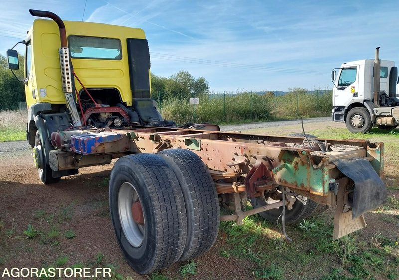 RENAULT KERAX 300-19 / 1999 / 660960 km - Cab chassis truck: picture 2 RENAULT KERAX 300-19 / 1999 / 660960 km - Cab chassis truck: picture 2