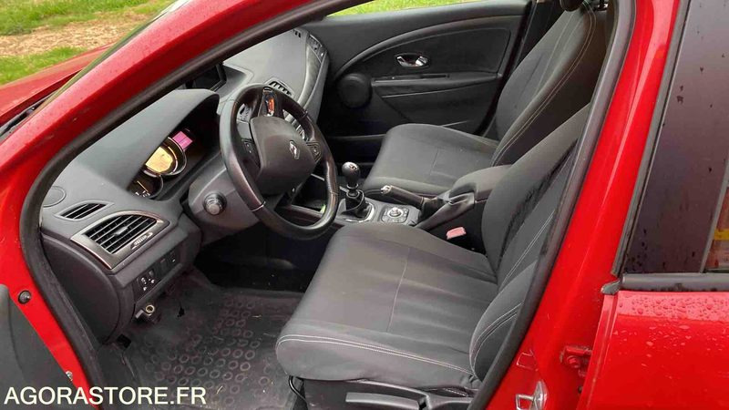 RENAULT MEGANE 309707kms - 2013 - Car: picture 5 RENAULT MEGANE 309707kms - 2013 - Car: picture 5