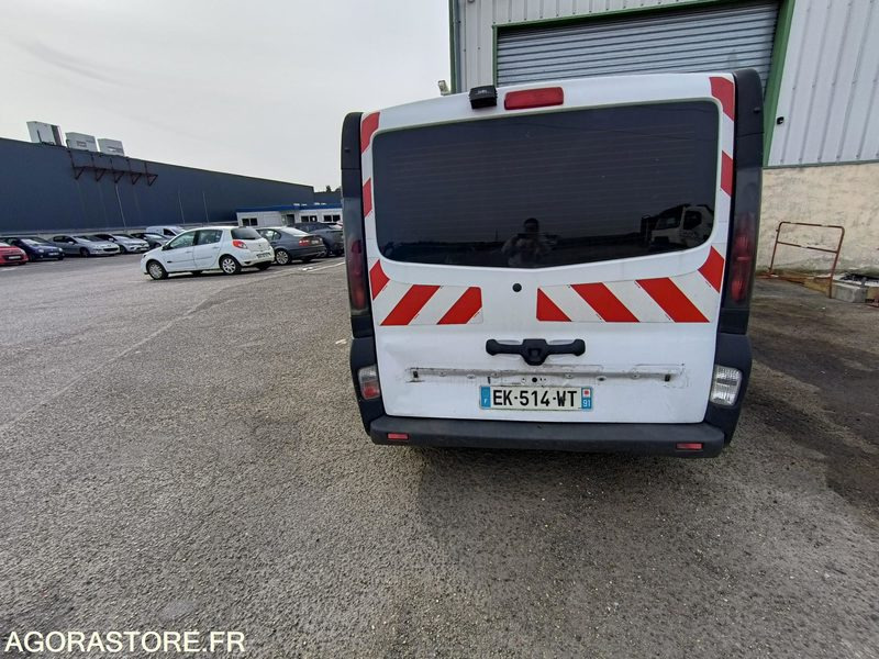RENAULT TRAFIC - 283 019 KM - 2006 -EK-514-WT - Panel van: picture 4 RENAULT TRAFIC - 283 019 KM - 2006 -EK-514-WT - Panel van: picture 4