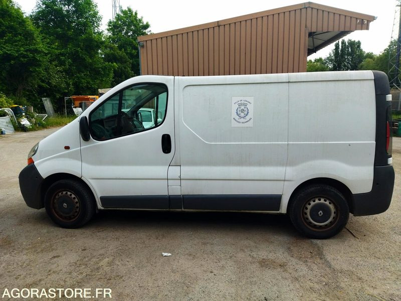 RENAULT TRAFIC DE 2005 71234 KM - Panel van: picture 4 RENAULT TRAFIC DE 2005 71234 KM - Panel van: picture 4