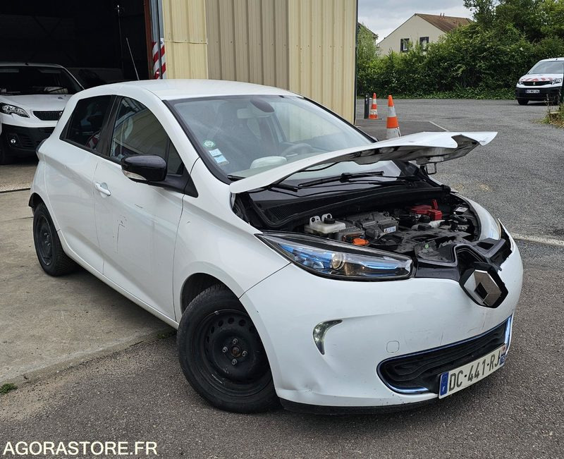 RENAULT ZOE - 2014 - environ 30 000Kms - ELECTRIQUE - Car: picture 3 RENAULT ZOE - 2014 - environ 30 000Kms - ELECTRIQUE - Car: picture 3