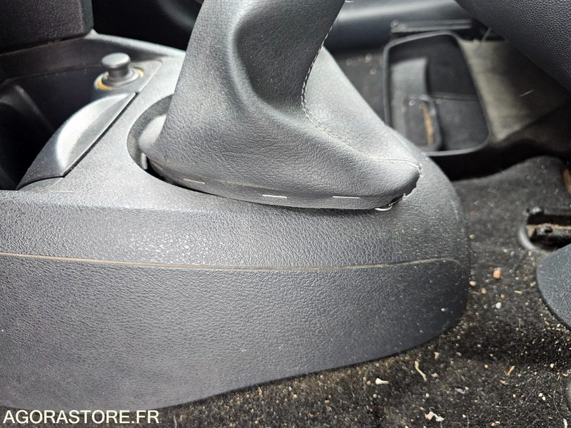 Car Renault Clio - 2005 - 94635KM - 8970SK41: picture 9