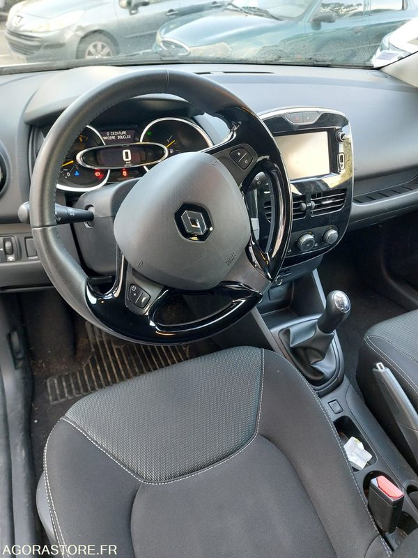 Renault Clio Blanche DC974FQ de 2013 - 67561 km - Car: picture 4 Renault Clio Blanche DC974FQ de 2013 - 67561 km - Car: picture 4