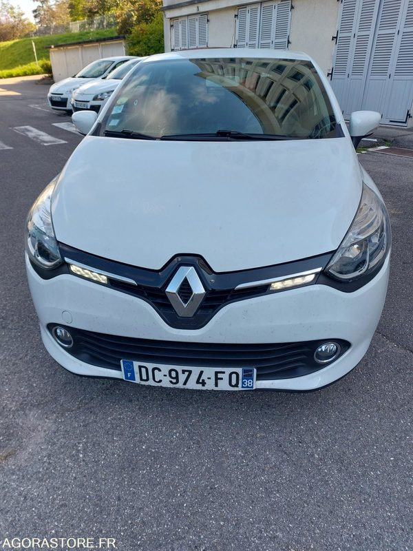 Renault Clio Blanche DC974FQ de 2013 - 67561 km - Car: picture 2 Renault Clio Blanche DC974FQ de 2013 - 67561 km - Car: picture 2