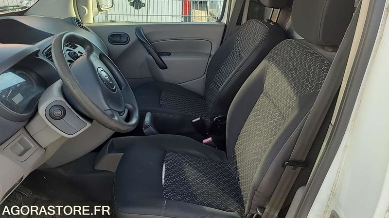 Small van Renault Kangoo - 2011 - 125072kms - BE049EM: picture 6