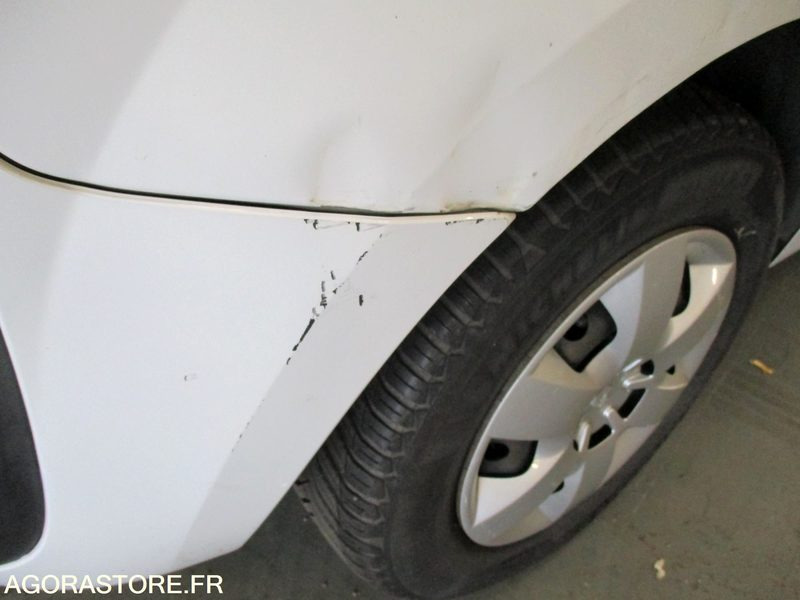 Renault Kangoo 5 places - 2018 - 89960 kms - Car: picture 5 Renault Kangoo 5 places - 2018 - 89960 kms - Car: picture 5