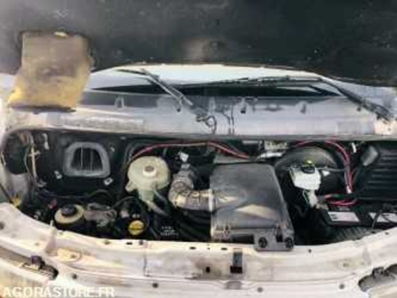 Refrigerated van Renault Master Frigorifique 3T5 - 245575km - 2002: picture 7