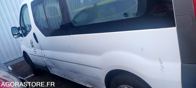 Renault Trafic 2 combi phrase . 2.0 dci 16v minibus long 90 cv - Minibus, Passenger van: picture 2 Renault Trafic 2 combi phrase . 2.0 dci 16v minibus long 90 cv - Minibus, Passenger van: picture 2