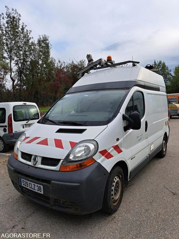 Renault Trafic - 2005 - 79515kms - 529 CLZ 38 - Panel van: picture 1 Renault Trafic - 2005 - 79515kms - 529 CLZ 38 - Panel van: picture 1