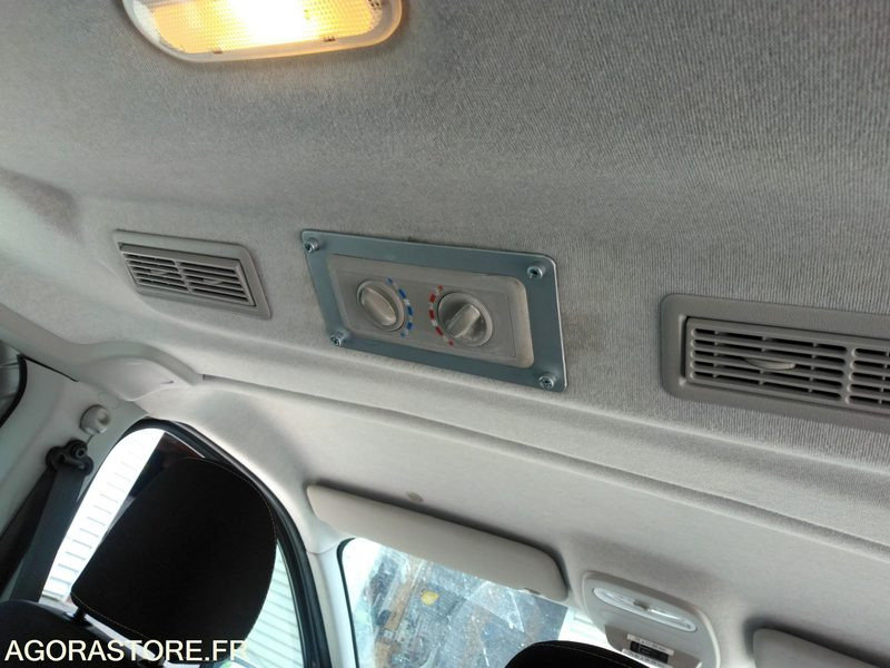 Renault Trafic 2017 114300 kms - Minibus, Passenger van: picture 5 Renault Trafic 2017 114300 kms - Minibus, Passenger van: picture 5