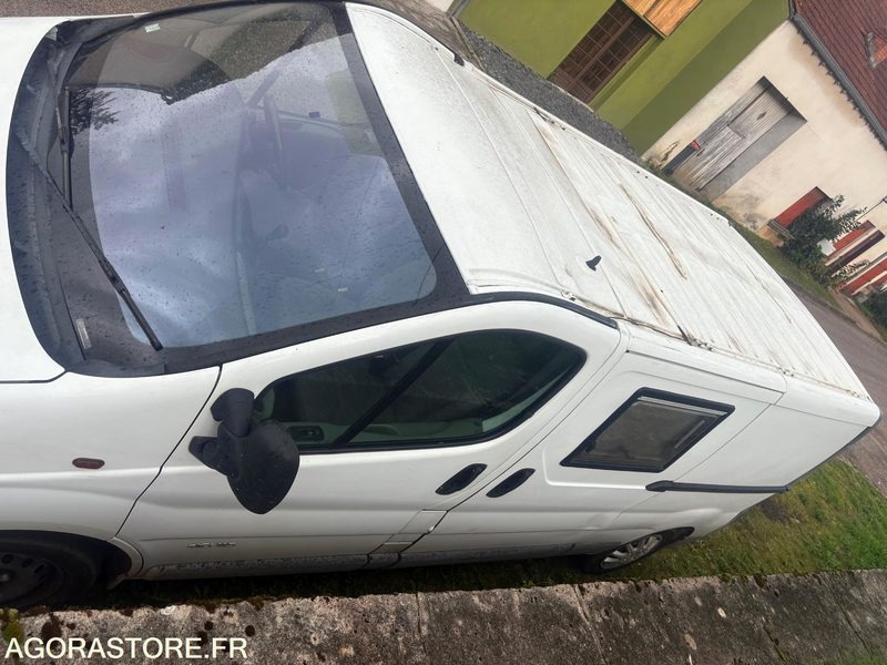 Renault Trafic dci 115 / 228000 km - Immatriculation anglaise - Small van: picture 5 Renault Trafic dci 115 / 228000 km - Immatriculation anglaise - Small van: picture 5