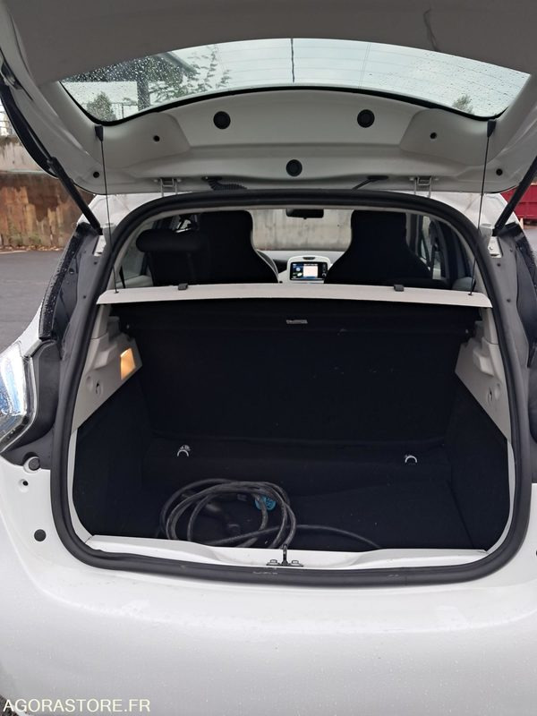 Renault ZOE EK-534-WH - Car: picture 5 Renault ZOE EK-534-WH - Car: picture 5