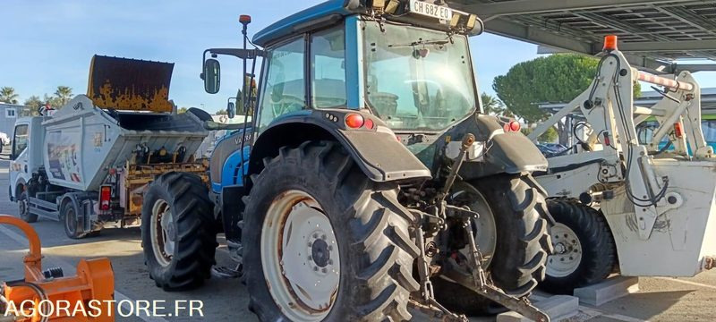 TRACTEUR VALTRA N101H CH-682-EQ 8575H AM 2007 - Farm tractor: picture 4 TRACTEUR VALTRA N101H CH-682-EQ 8575H AM 2007 - Farm tractor: picture 4