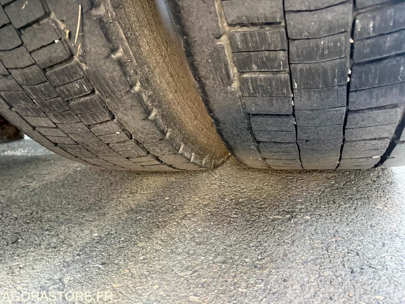 Tractor unit RENAULT 320 DCI - 2006 - 549 396km: picture 14