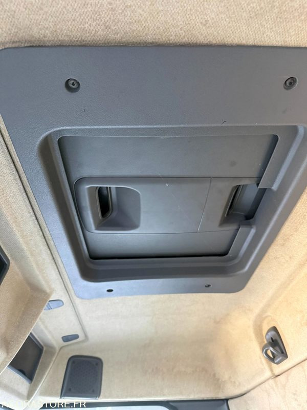 Tractor unit RENAULT 320 DCI - 2006 - 549 396km: picture 8