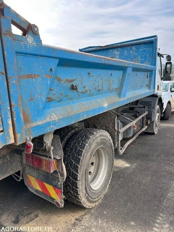 CAMION BI-BENNE RENAULT PREMIUM 270 DCI 420 000 KM 2002 - Truck: picture 2 CAMION BI-BENNE RENAULT PREMIUM 270 DCI 420 000 KM 2002 - Truck: picture 2