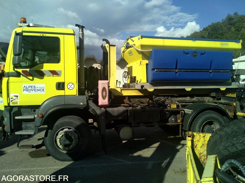 MAN 18.280 TGM 4X4 , saleuse STRATOS B40K, lame acier, aileron déneigement - Truck: picture 2 MAN 18.280 TGM 4X4 , saleuse STRATOS B40K, lame acier, aileron déneigement - Truck: picture 2
