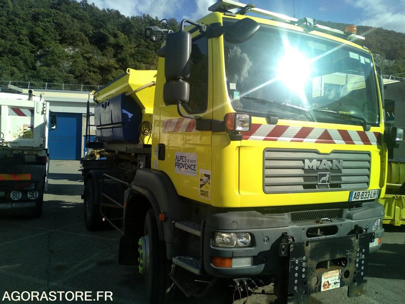MAN 18.280 TGM 4X4 , saleuse STRATOS B40K, lame acier, aileron déneigement - Truck: picture 5 MAN 18.280 TGM 4X4 , saleuse STRATOS B40K, lame acier, aileron déneigement - Truck: picture 5