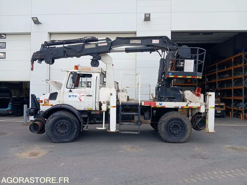 Mercedes-Benz Unimog Rail/Route benne grue - 1989/ 66131KM - Truck: picture 1 Mercedes-Benz Unimog Rail/Route benne grue - 1989/ 66131KM - Truck: picture 1