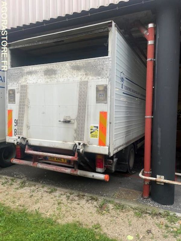 POID LOURD IVECO - Truck: picture 2 POID LOURD IVECO - Truck: picture 2