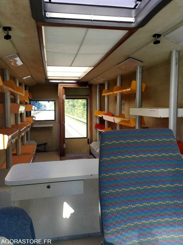 RENAULT BIBLIOBUS -115000 KMS- ANNEE 1995 - Truck: picture 4 RENAULT BIBLIOBUS -115000 KMS- ANNEE 1995 - Truck: picture 4
