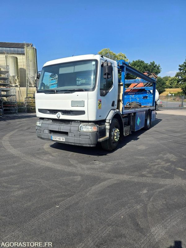 RENAULT PREMIUM 2011 - 19T // GRUE AUX PALFINGER PK 14002 -- 2012 - Truck: picture 2 RENAULT PREMIUM 2011 - 19T // GRUE AUX PALFINGER PK 14002 -- 2012 - Truck: picture 2