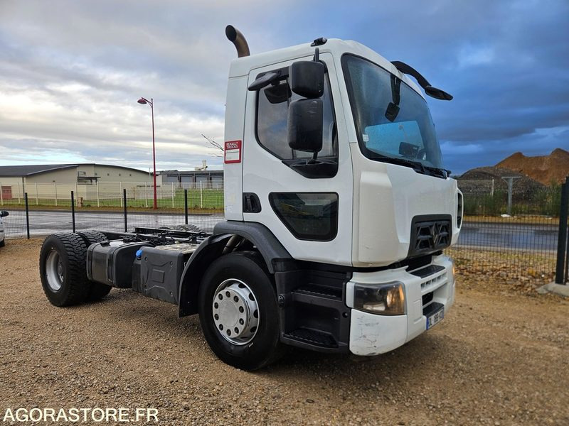 Renault D-19 280 EMPATTEMENT 3M50 - Truck: picture 2 Renault D-19 280 EMPATTEMENT 3M50 - Truck: picture 2