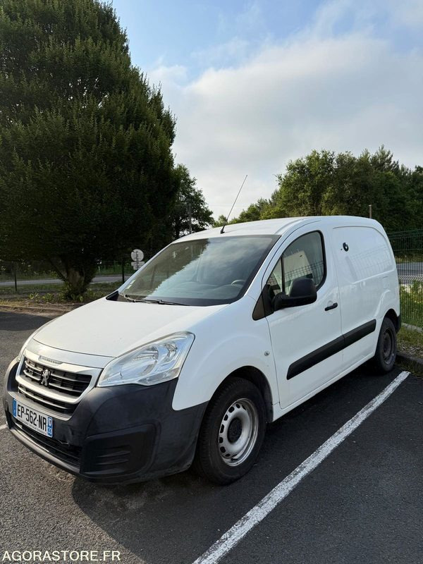 Utilitaire Peugeot Partner 28/07/2017 - 199 000 KMS - Van: picture 1 Utilitaire Peugeot Partner 28/07/2017 - 199 000 KMS - Van: picture 1