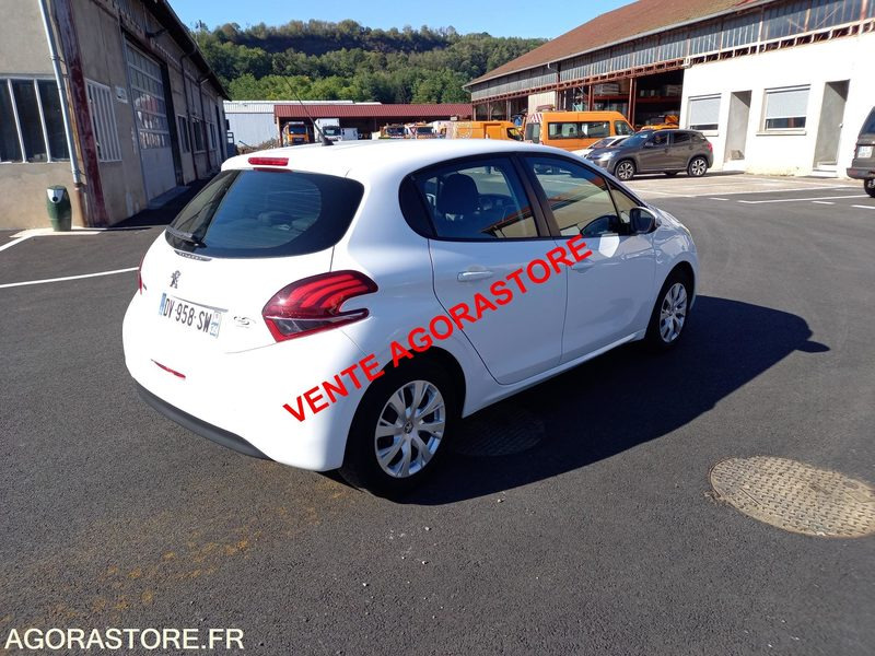 Vends Peugeot 208 essence - Car: picture 5 Vends Peugeot 208 essence - Car: picture 5