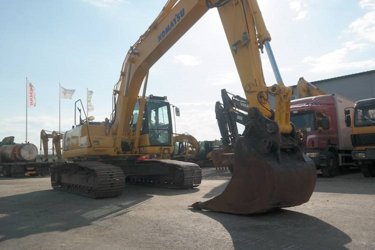 Crawler excavator Komatsu PC 240-8: picture 11