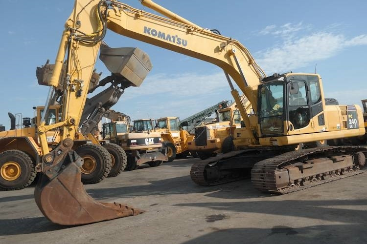 Crawler excavator Komatsu PC 240-8: picture 13