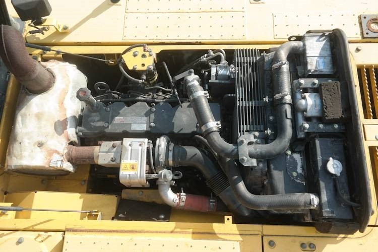 Crawler excavator Komatsu PC 240-8: picture 22