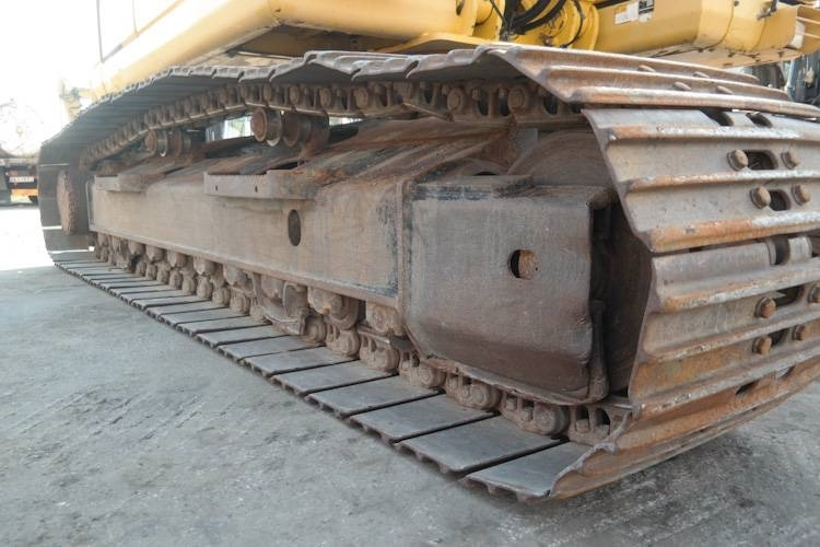 Crawler excavator Komatsu PC 240-8: picture 10