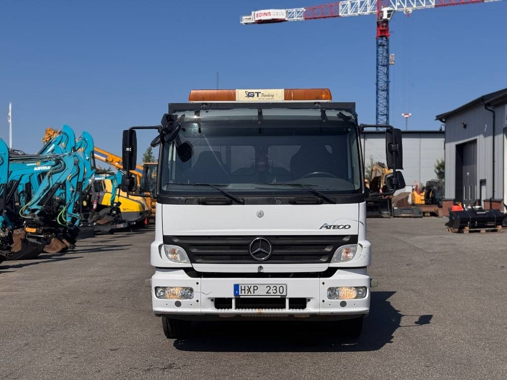Mercedes-Benz Atego 1524 L 4X2 Växlare Pallift - Box truck: picture 2 Mercedes-Benz Atego 1524 L 4X2 Växlare Pallift - Box truck: picture 2