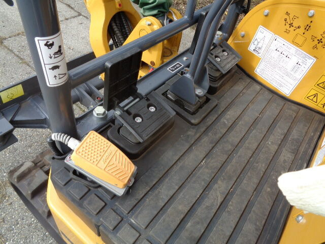 Mini excavator XCMG XE18: picture 14