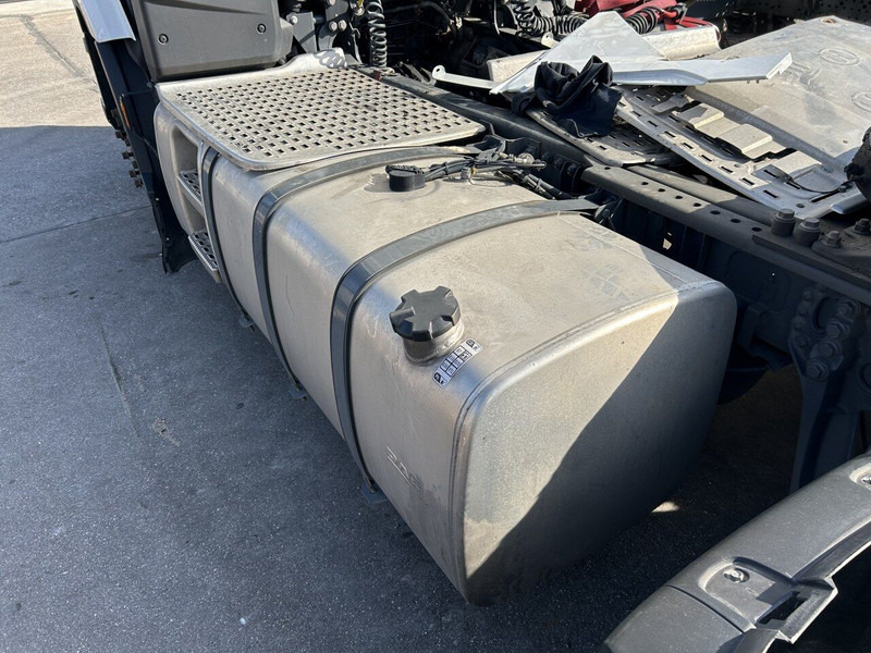 DAF 765 liters 620x675x2112 with step, complete set - Fuel tank for Truck: picture 2 DAF 765 liters 620x675x2112 with step, complete set - Fuel tank for Truck: picture 2