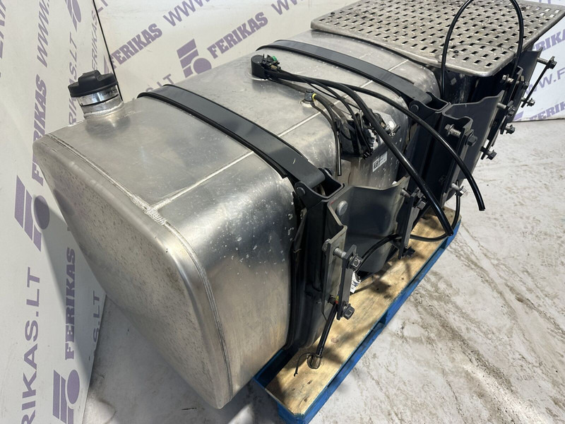 DAF 830L, fuel tank with brackets - Fuel tank for Truck: picture 5 DAF 830L, fuel tank with brackets - Fuel tank for Truck: picture 5