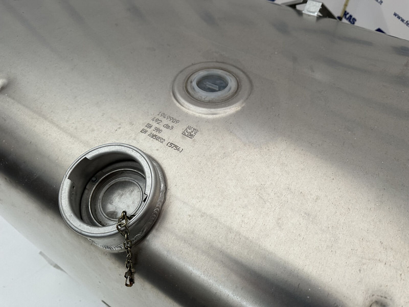 DAF OEM aluminum fuel tank 500L - Fuel tank for Truck: picture 4 DAF OEM aluminum fuel tank 500L - Fuel tank for Truck: picture 4