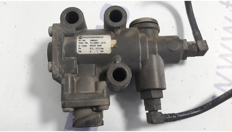 MAN blocking flap control valve - Valve for Truck: picture 1 MAN blocking flap control valve - Valve for Truck: picture 1