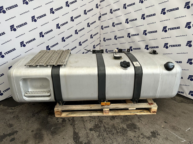 Mercedes-Benz 660L + 75L AdBlue complete fuel tank - Fuel tank for Truck: picture 1 Mercedes-Benz 660L + 75L AdBlue complete fuel tank - Fuel tank for Truck: picture 1