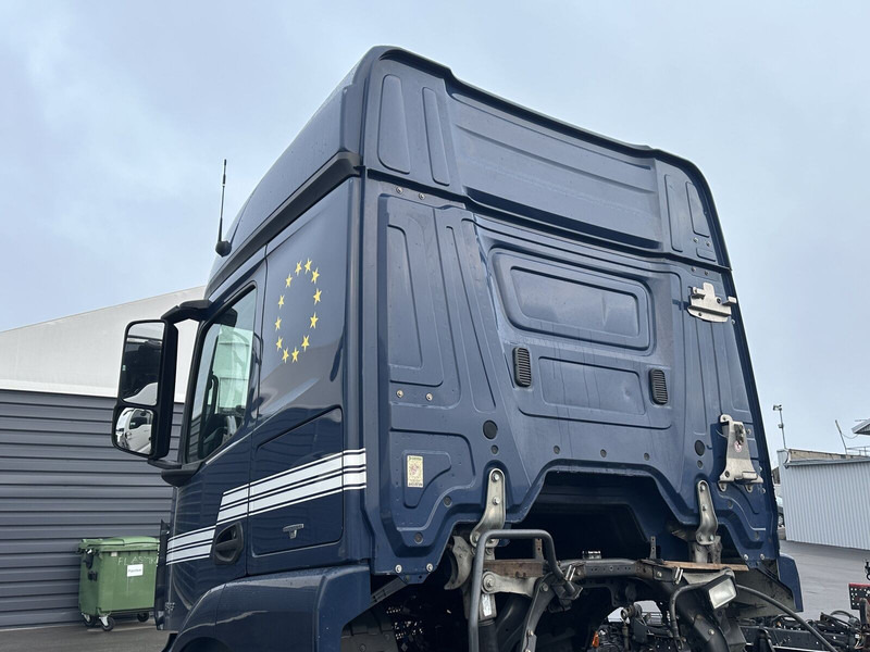 Mercedes-Benz L-cab, StreamSpace 2.30m., tunnel 320mm - Cab and interior for Truck: picture 4 Mercedes-Benz L-cab, StreamSpace 2.30m., tunnel 320mm - Cab and interior for Truck: picture 4