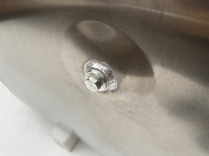 Fuel tank for Truck Mercedes-Benz New aluminum fuel tank 550L: picture 7 Fuel tank for Truck Mercedes-Benz New aluminum fuel tank 550L: picture 7