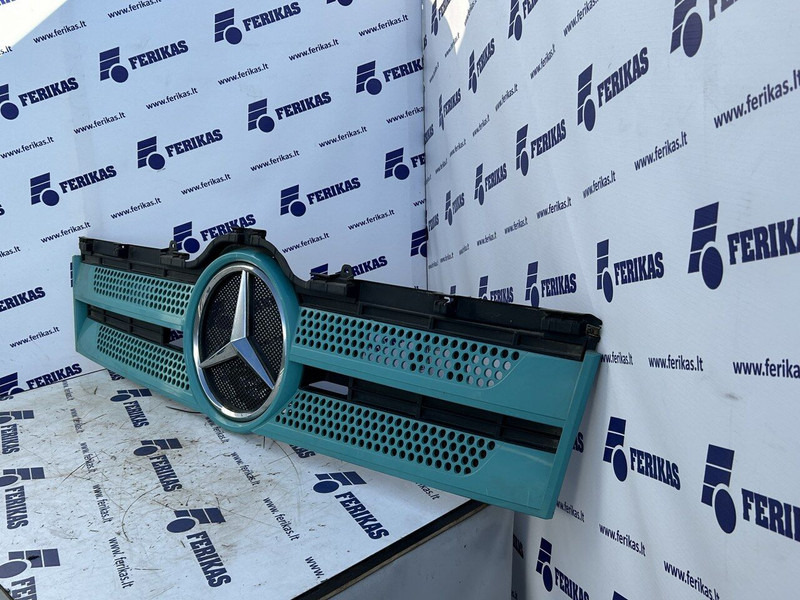 Mercedes-Benz bonnet grill with illuminated logo - Hood for Truck: picture 3 Mercedes-Benz bonnet grill with illuminated logo - Hood for Truck: picture 3