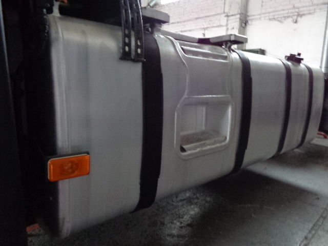 Volvo complete fuel tank with brackets and fuel pump, used or brand ne - Fuel tank for Truck: picture 5 Volvo complete fuel tank with brackets and fuel pump, used or brand ne - Fuel tank for Truck: picture 5