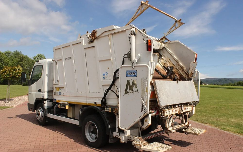 Garbage truck Mitsubishi CANTER 7C15: picture 8 Garbage truck Mitsubishi CANTER 7C15: picture 8